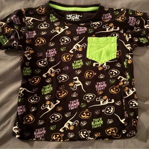 Halloween Themed Graphic T-Shirt with Green Pocket